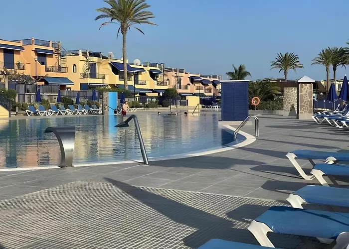Bonita Villa Con Propio Entrada Y Con Piscina