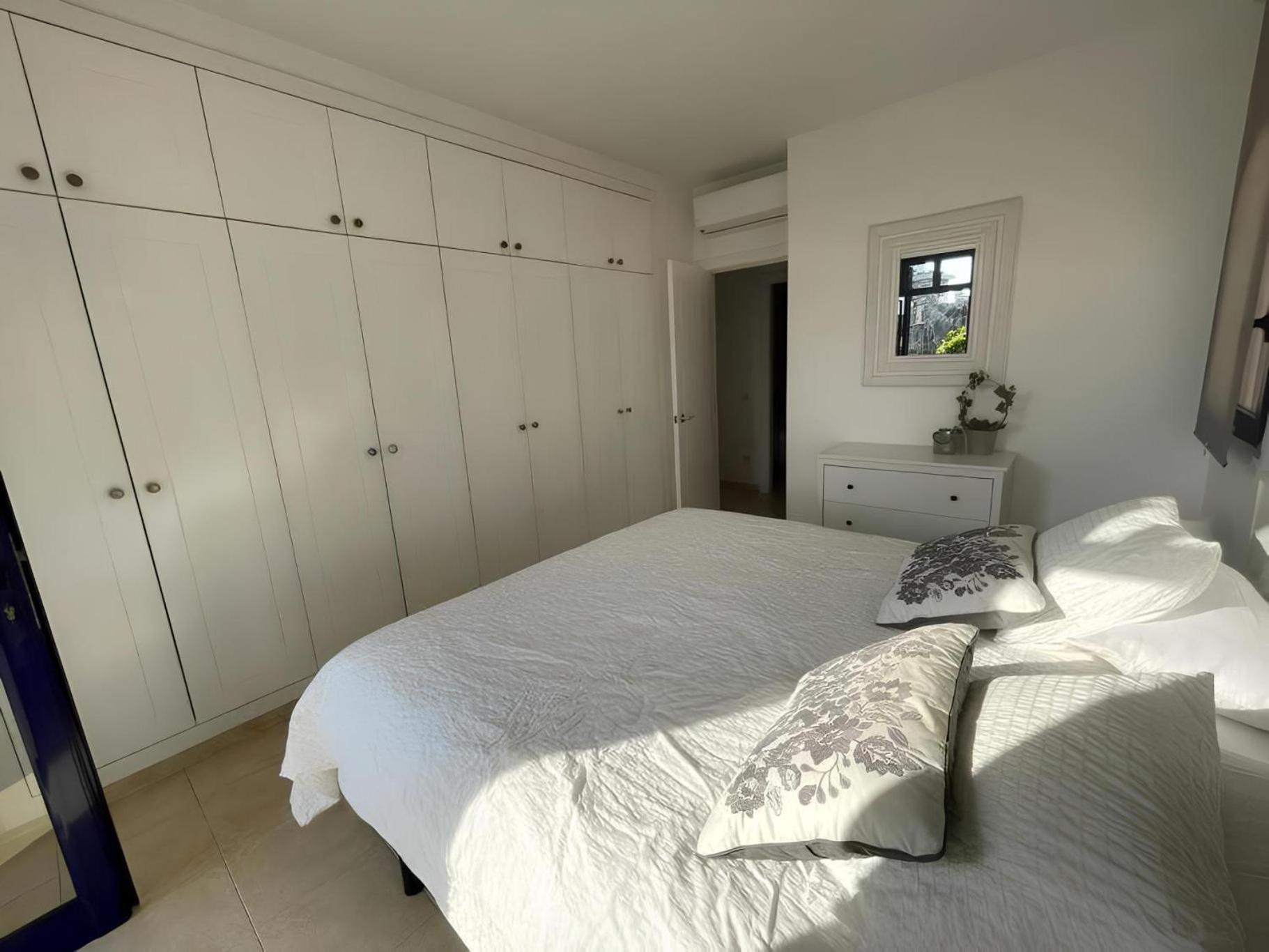 Bonita Con Propio Entrada Y Con Piscina Villa